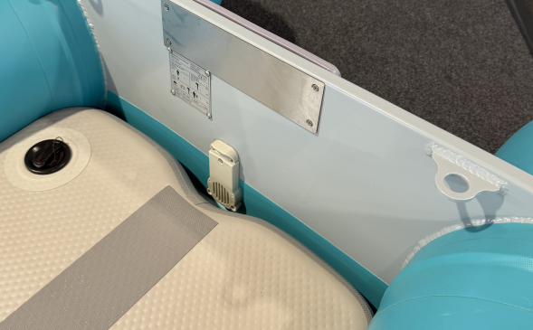 Takacat Schlauchboot mit Heckspiegel aus Aluminium